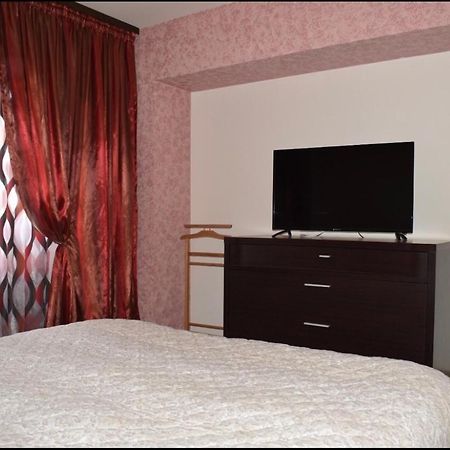 Central Apartment 4 Rooms Braşov Exterior foto