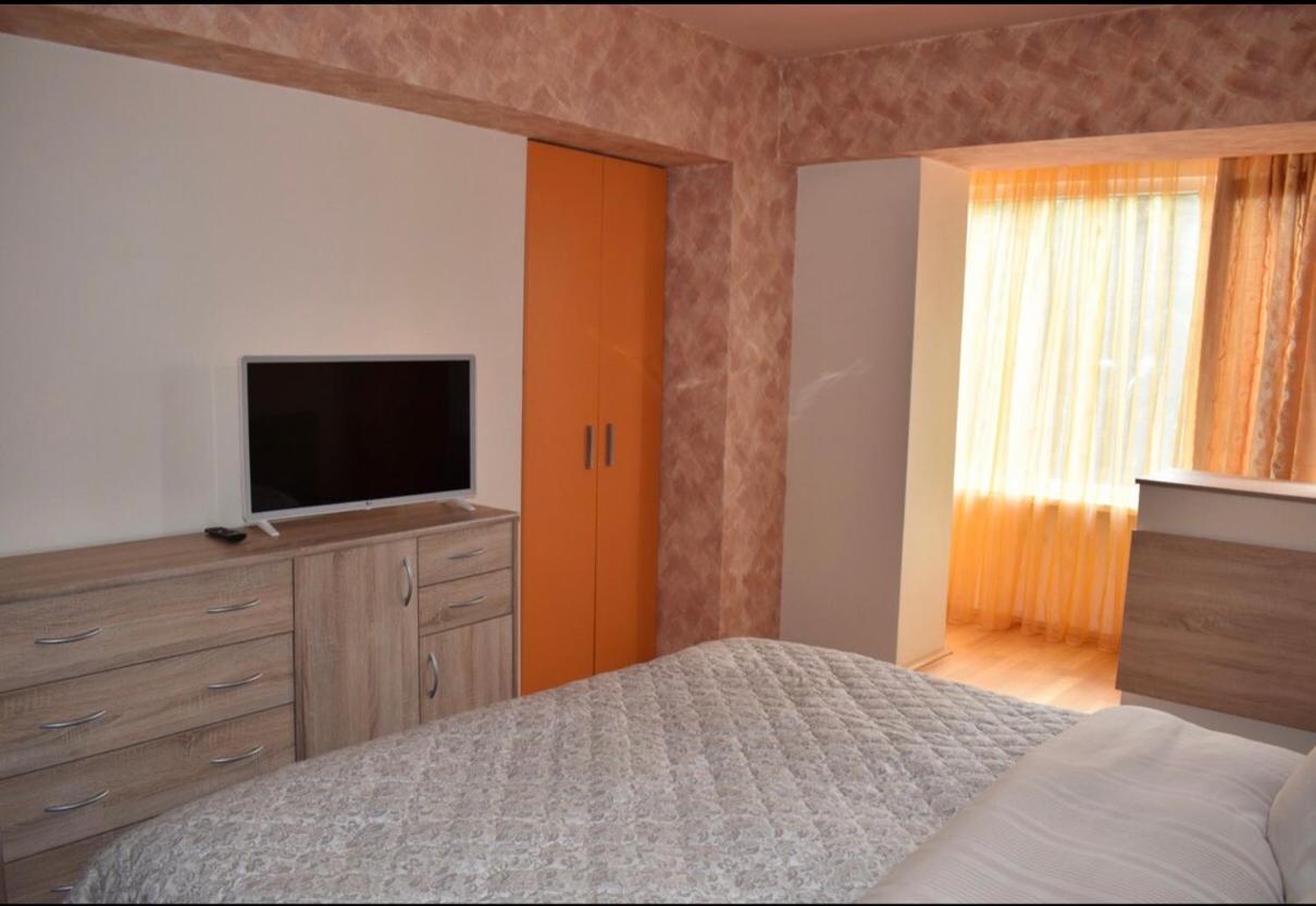 Central Apartment 4 Rooms Braşov Exterior foto